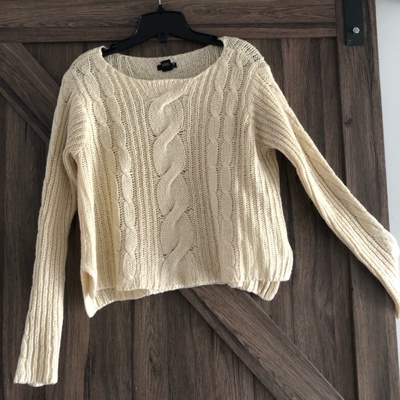 Forever 21 Sweaters - 💝2 for 25💝 Forever21 Cropped Sweater